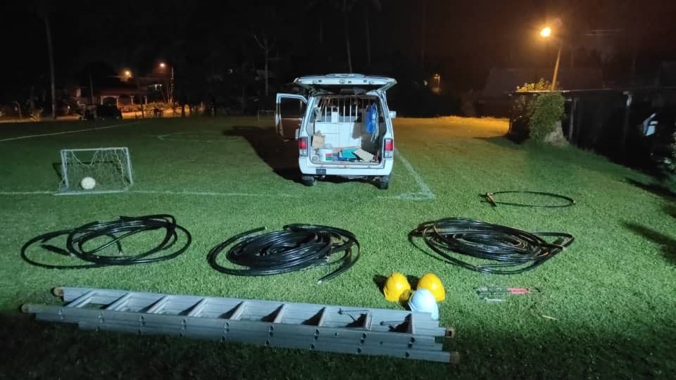 கேபல்களை திருடிய மூவர் கைது