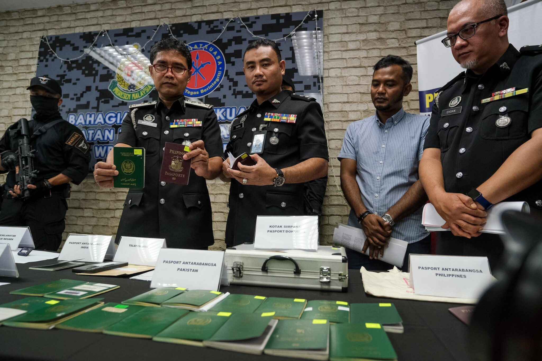 போலி ஆவணங்கள் தயாரிப்பு கும்பல் முறியடிப்பு