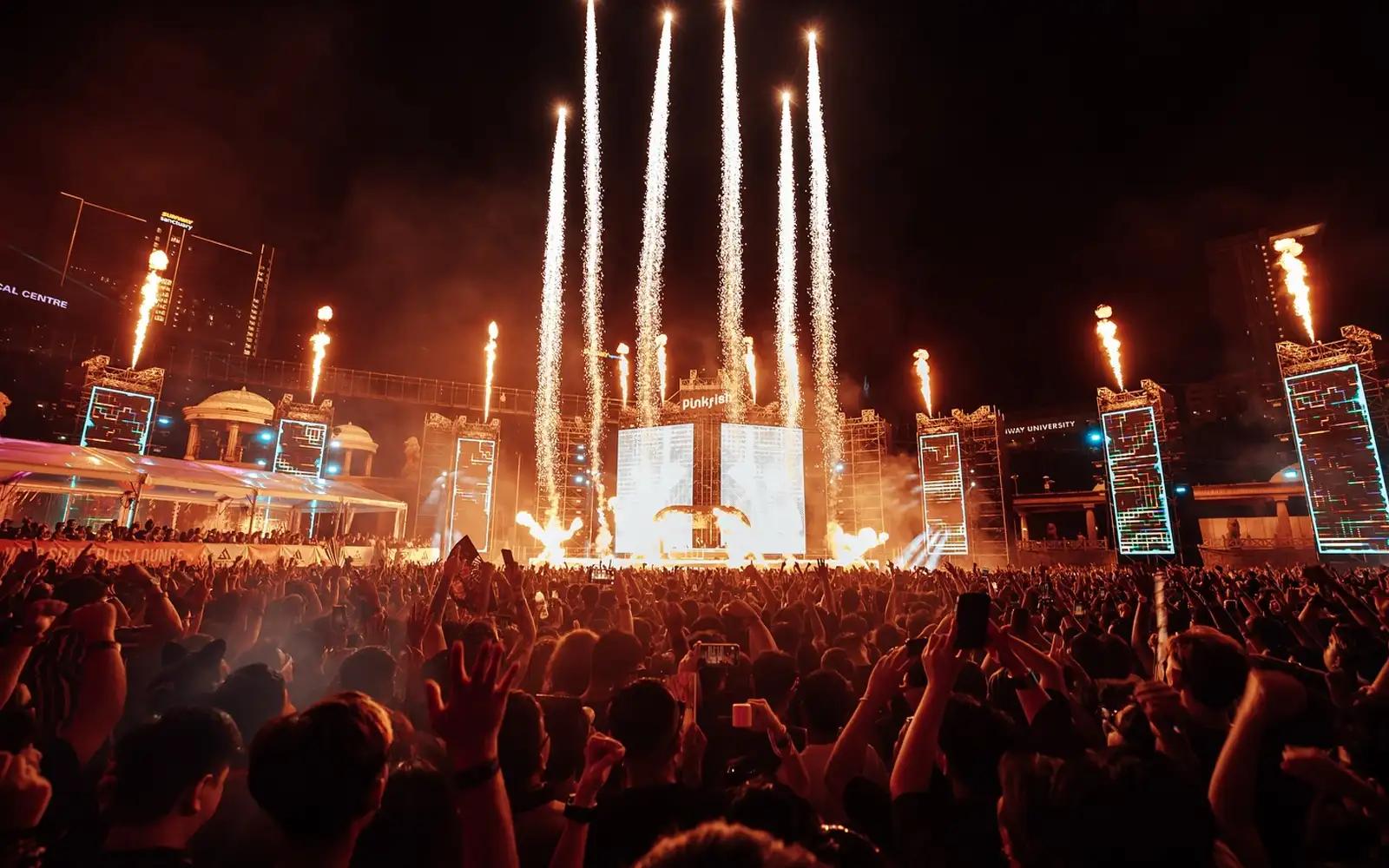 நிகழ்ச்சி ஏற்பாட்டாளர் நிறுவனம் ஆதரவு தர முன்வந்தது