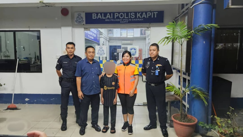 பேருந்தில் ஏறிய சிறுவன், 11 மணி நேரத்திற்குப் பிறகு மீட்கப்பட்டான்