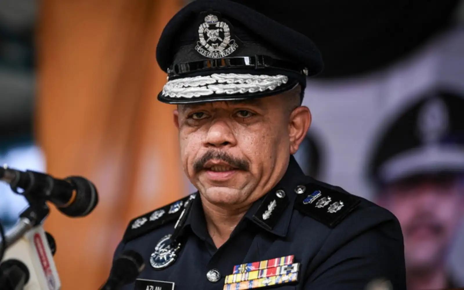 பல்கலைக்கழக மாணவனின் ஆபாசச் சேட்டை - போலீஸ் விசாரணை