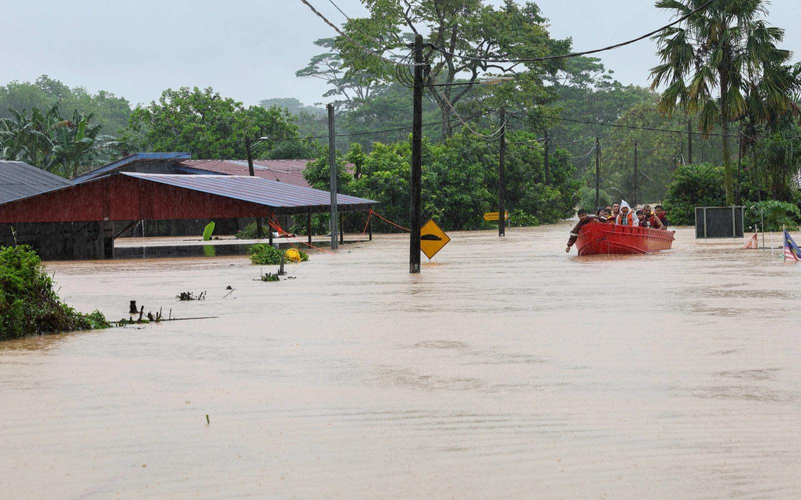 ஜோகூரில் வெள்ளத்தில் பாதிக்கப்பட்டவர்களின் எண்ணிக்கை தொடர்ந்து அதிகரிப்பு