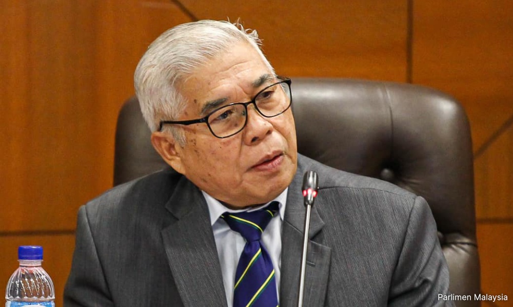 இஸ்மாயில் சப்ரியைச் சந்தேகப் பேர்வழி என்று எவ்வாறு வகைப்படுத்த முடியும்?