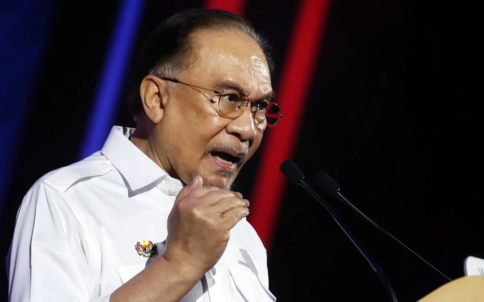 மலாய்க்கார பூமிபுத்ராக்கள் அடையாளத்தைப் பயன்படுத்தி, சொத்துக்கள் குவிப்பதை நிறுத்துவீர் - பிரதமர் அன்வார் எச்சரிக்கை