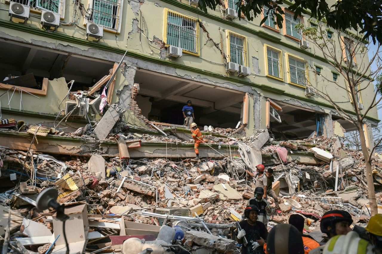 மியான்மாரில் மாண்டவர்களின் எண்ணிக்கை 694 பேராக அதிகரித்தது