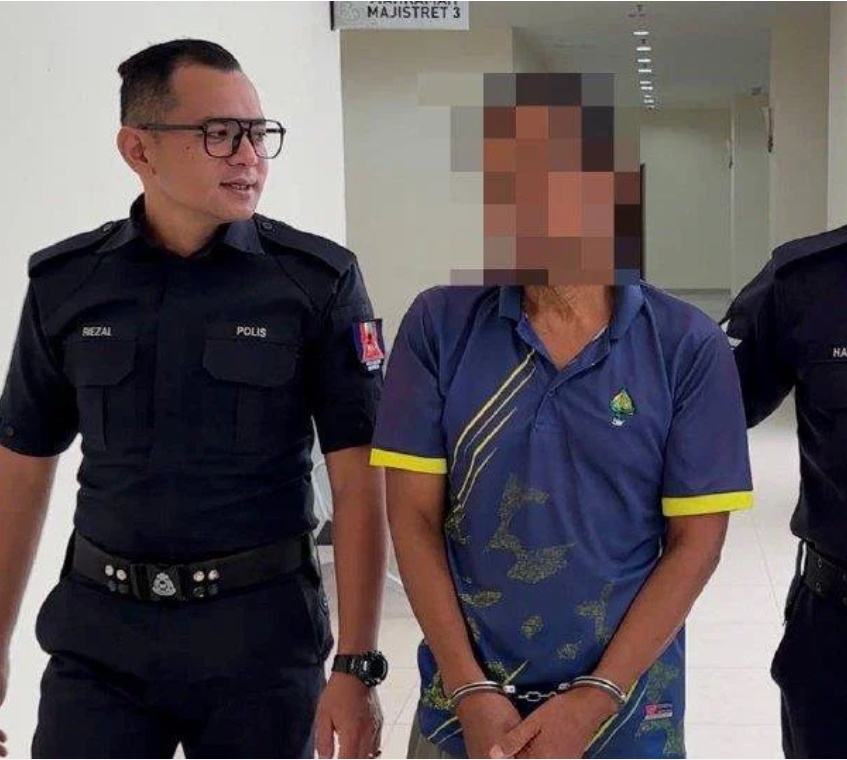 ஒன்பது மாணவர்களுடன் பாலியல் சேட்டை