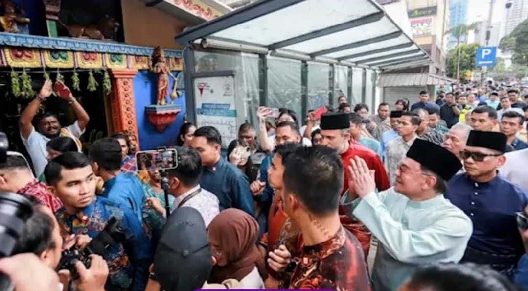 தேவி ஸ்ரீ பத்ரகாளியம்மன் ஆலய வளாகத்திற்கு வருகை தந்தார் பிரதமர் டத்தோஸ்ரீ அன்வார்