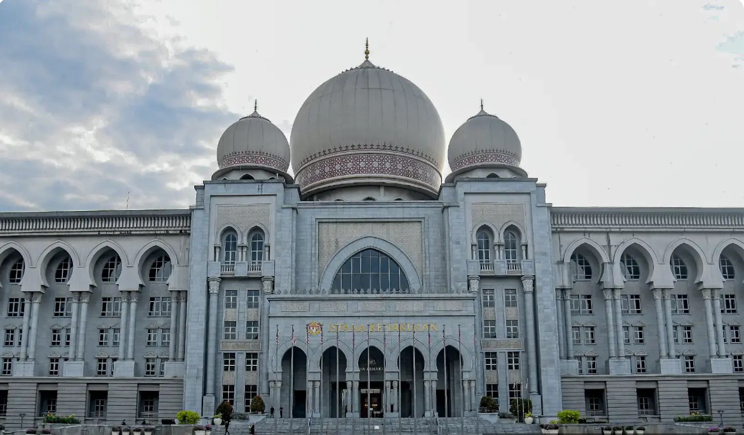 மாதுவை பாலியல் பலாத்காரம் புரிந்த ஆடவருக்கு 33 ஆண்டு சிறை