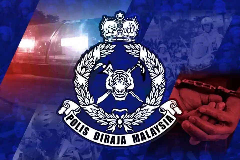 துப்பாக்கியையும், 50 தோட்டாக்களையும் போலீசார் மீட்டனர்