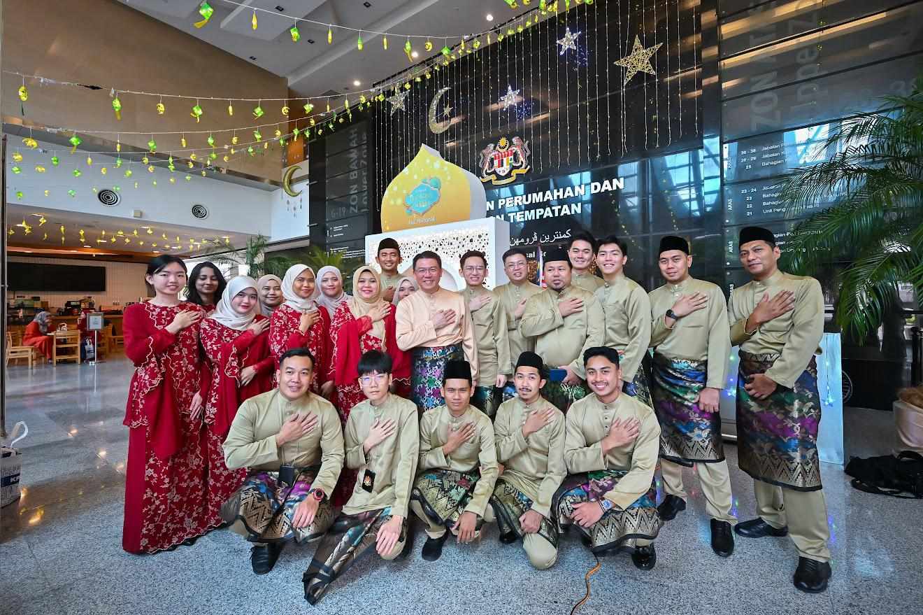 ஹரிராயாவை  முன்னிட்டு வீடமைப்பு, ஊராட்சித்துறை அமைச்சு ஒற்றுமை உணர்வைக் கொண்டாடுகிறது