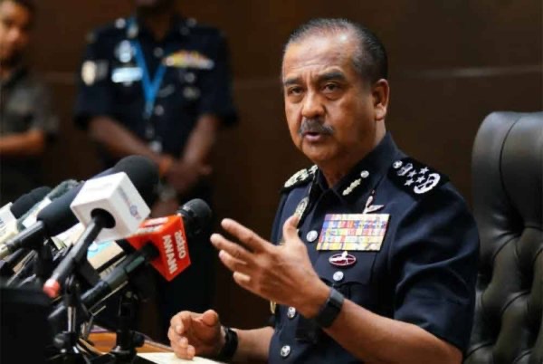 13 போலீஸ் புகார்கள் செய்யப்பட்டுள்ளன