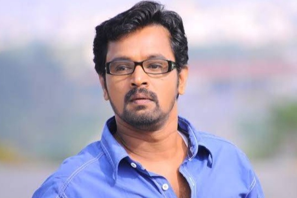 பாஸ் என்கிற பாஸ்கரன் படத்தில் முதலில் நடிக்கவிருந்தது இவர் தான்