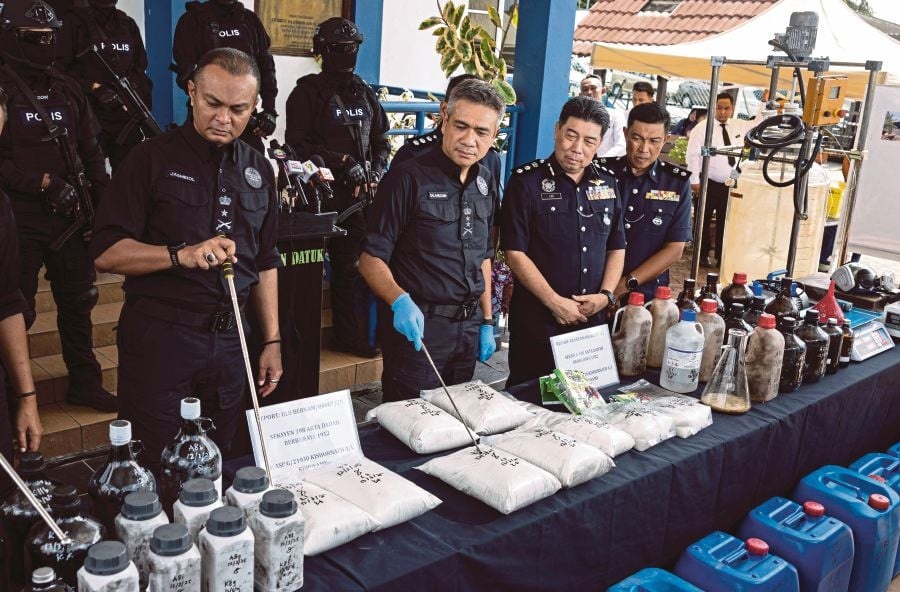 பேராவில் 1.6 மில்லியன் ரிங்கிட் பெறுமானமுள்ள போதை பொருள் உற்பத்தி செய்யும் ஆய்வுக் கூடம் கண்டுபிடிப்பு