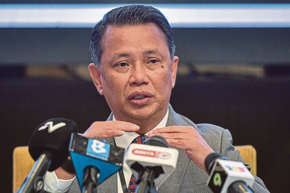 பதவியைத் தற்காத்துக் கொண்டார் நோர்ஸா ஸாகாரியா