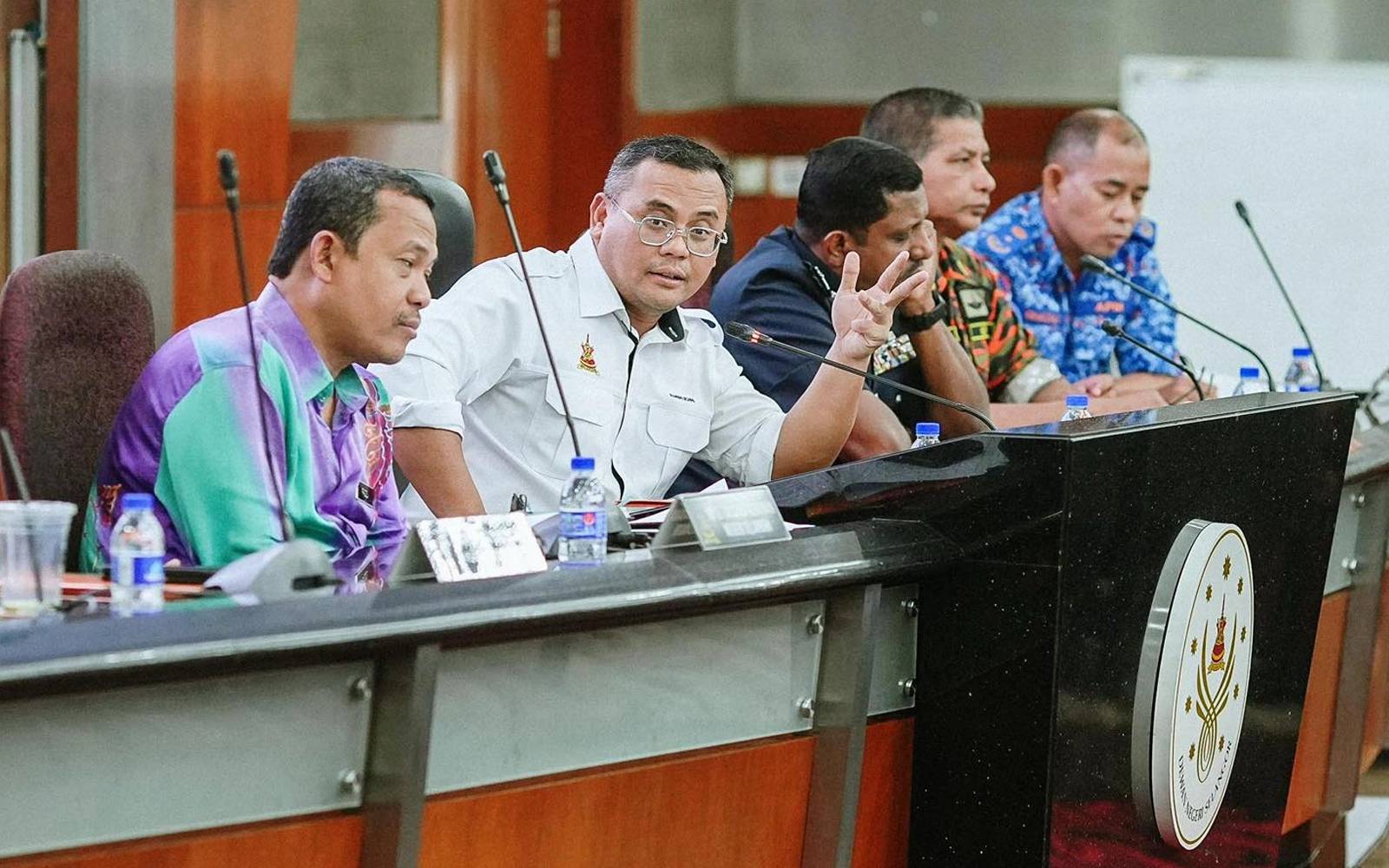 புத்ரா ஹைட்ஸ் எரிவாயு குழாய் வெடி விபத்துக்குக் காரணமான நிறுவனத்தைப் பாதுகாக்கிறேனா?