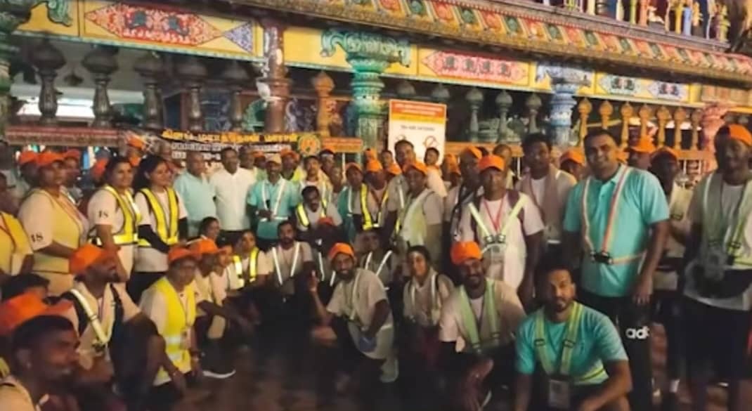 கிழக்கை நோக்கி ஆன்மீகப் பயணம் தொடங்கியது