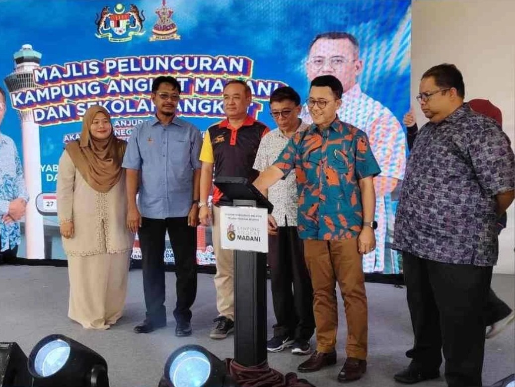 மிதக்கும் சந்தை அறிமுகப்படுத்தப்படவுள்ளது