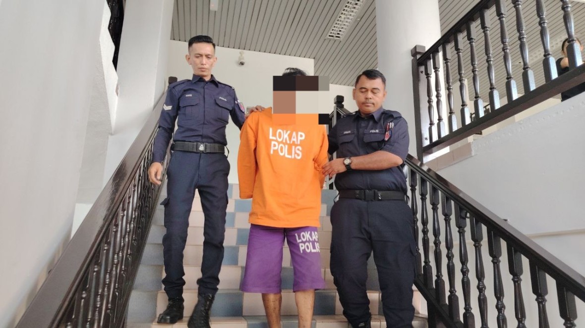 மனைவியை சமுராய் கத்தி முனையில் அச்சுறுத்திய நபர் கைது