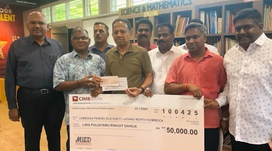 செத்தியா ஆலாம் நோர்த் ஹம்மோக் தோட்டத் தமிழ்ப்பள்ளிக்கு ம.இ.காவின் MIED 50 ஆயிரம் வெள்ளி நன்கொடை