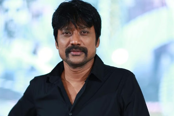 குட் பேட் அக்லி படத்தில் முதலில் வில்லனாக நடிக்கவிருந்தது வேறொருவர்…