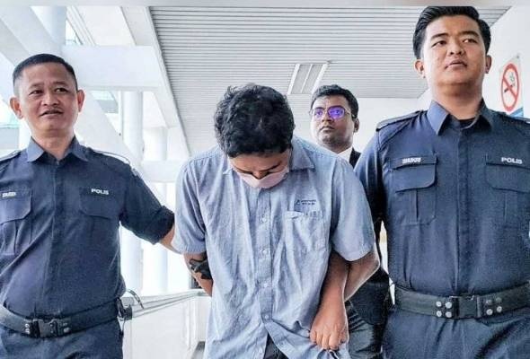 ஆபாசப்படம் எடுத்ததாக பொறியியலாளர் மீது குற்றச்சாட்டு