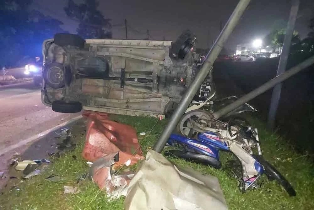 விபத்தில் மாணவன் பலி, நண்பர் படுகாயம்