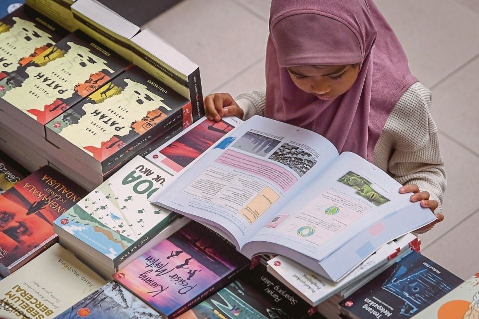 வாசிக்கும் பழக்கத்தை ஊக்குவிக்க 10 லட்சம் ரிங்கிட் நிதி ஒதுக்கீடு