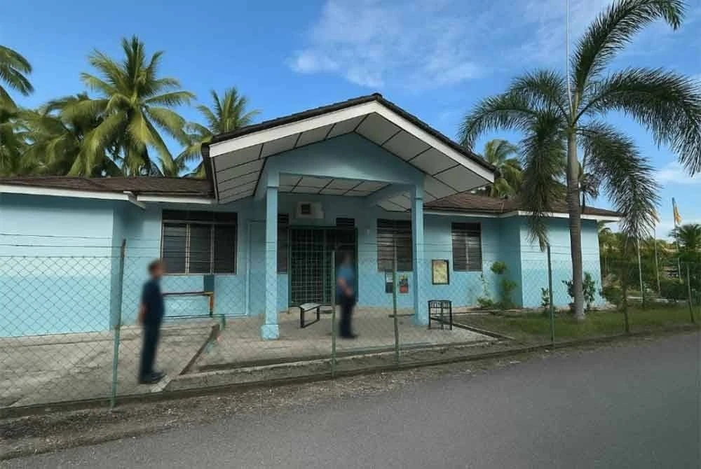 பாலர் பள்ளிக்குள் நுழைந்த 3 கொள்ளையர்கள் ஆசிரியர்களிடம் கொள்ளை