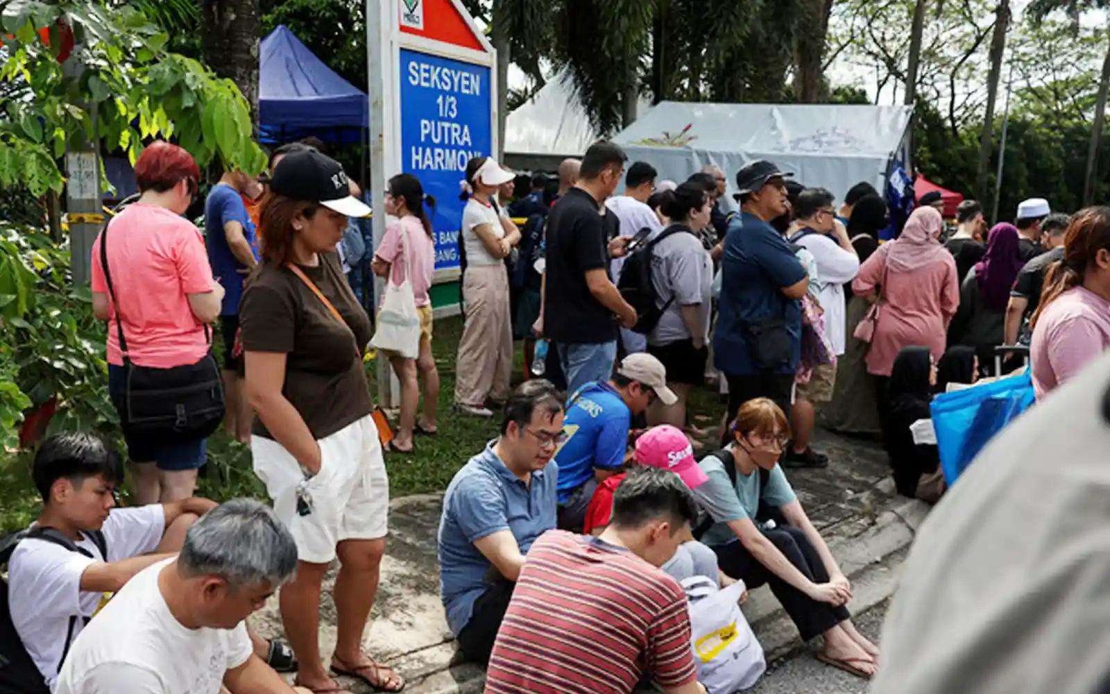 ஊதியத்துடன் கூடிய விடுப்பு, நெகிழ்வான வேலை நேரம் - முதலாளிகள் வலியுறுத்தப்படுகின்றனர்