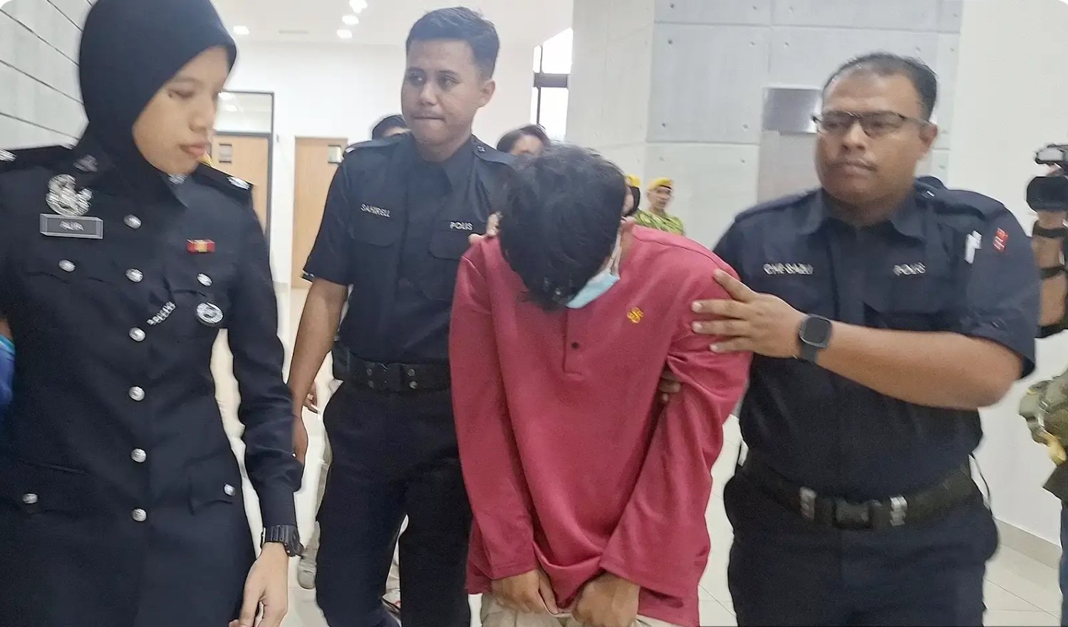 13 வயது மாணவியைப் பாலியல் பலாத்காரம்