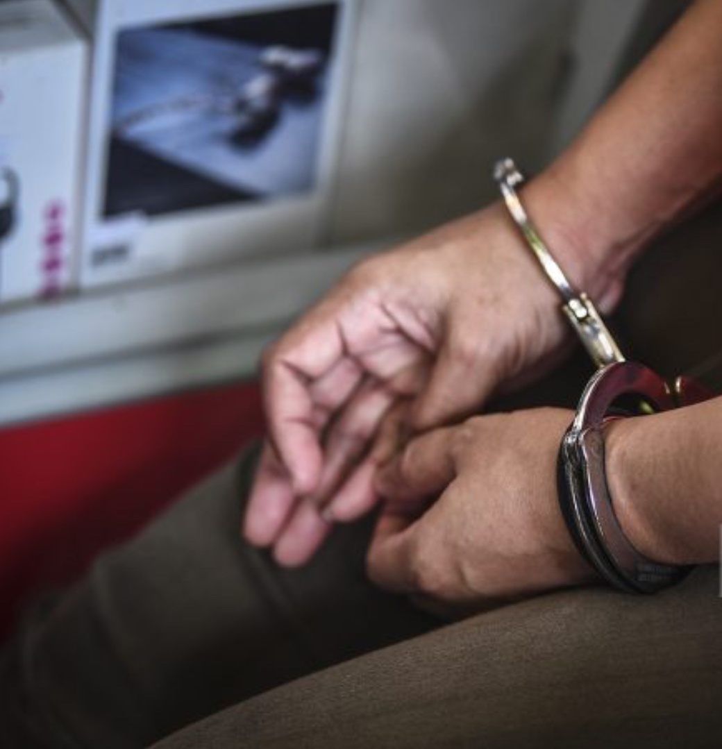 அண்டை வீட்டுக்கார முதியவரைத் தாக்கிய ஆடவர் கைது