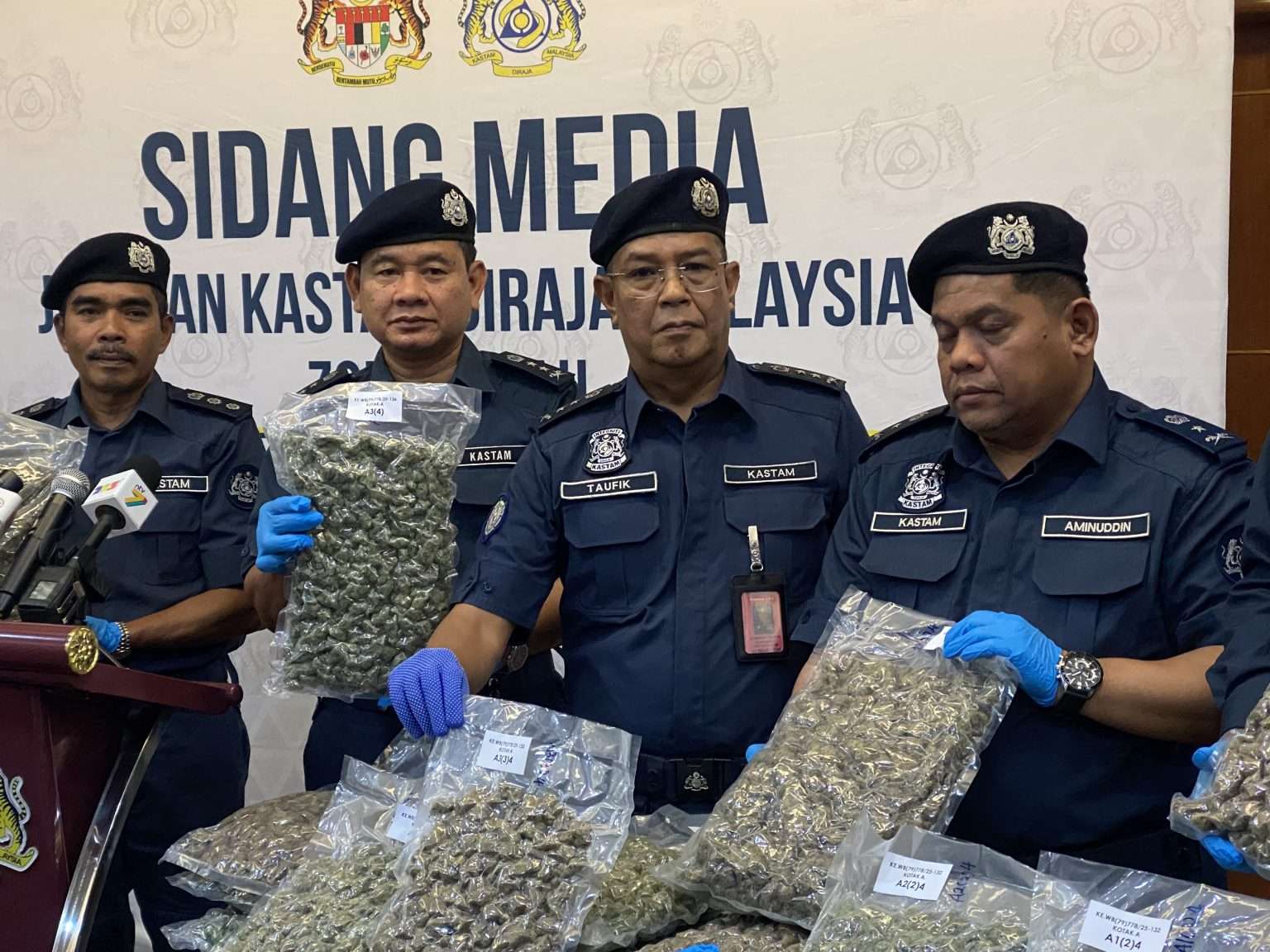 கேஎல்ஐஏவில் 36 கிலோ கஞ்சா பறிமுதல்