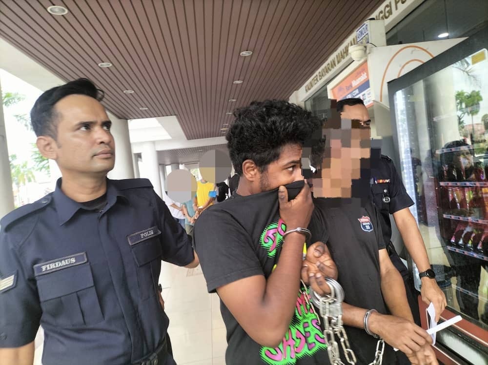 வழிபறிக் கொள்ளையில் ஈடுபட்டதாக ஆடவர் மீது குற்றச்சாட்டு