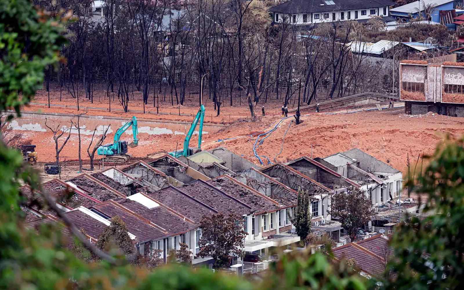 புத்ரா ஹைட்ஸ் வெடிப்பு: தற்காலிக வீடுகளுக்குச் செல்லத் தயக்கம்