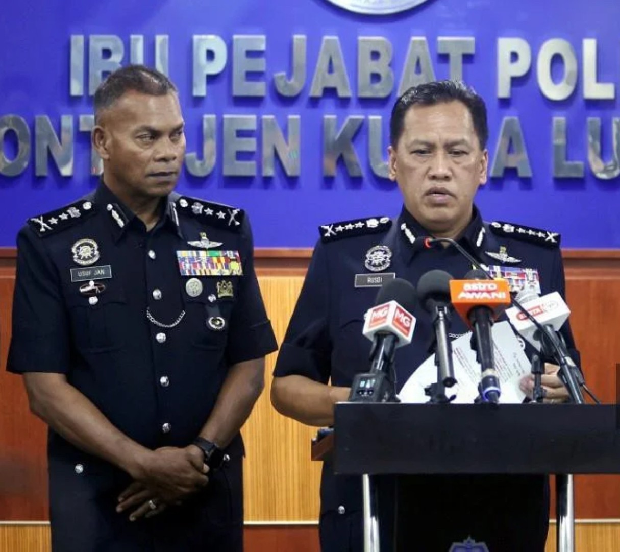 அந்த போலீஸ்காரர் மீது ஒழுங்கு நடவடிக்கை