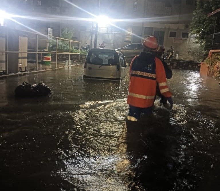 பினாங்கில் மூன்று பகுதிகளில் கடும் வெள்ளம்