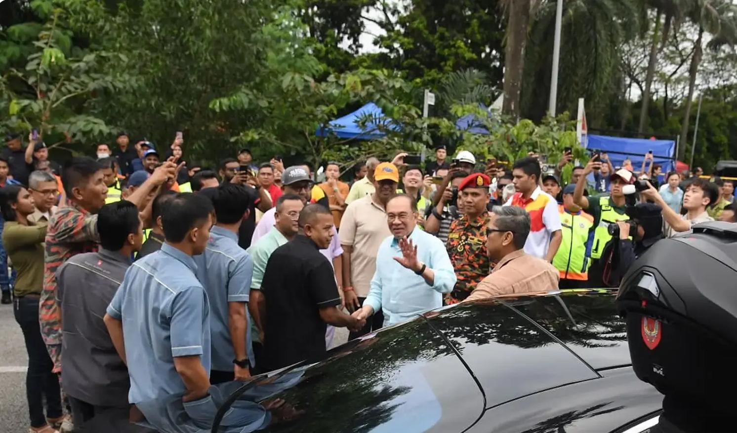 கோரத் தீ விபத்து,  பாதிக்கப்பட்டவர்களுக்கு தலா 2,500 ரிங்கிட் உதவித் தொகை,  சேதமடைந்த வீடுகளில் உரிமையாளர்களுக்கு தலா 5 ஆயிரம் ரிங்கிட் - பிரதமர் அறிவிப்பு