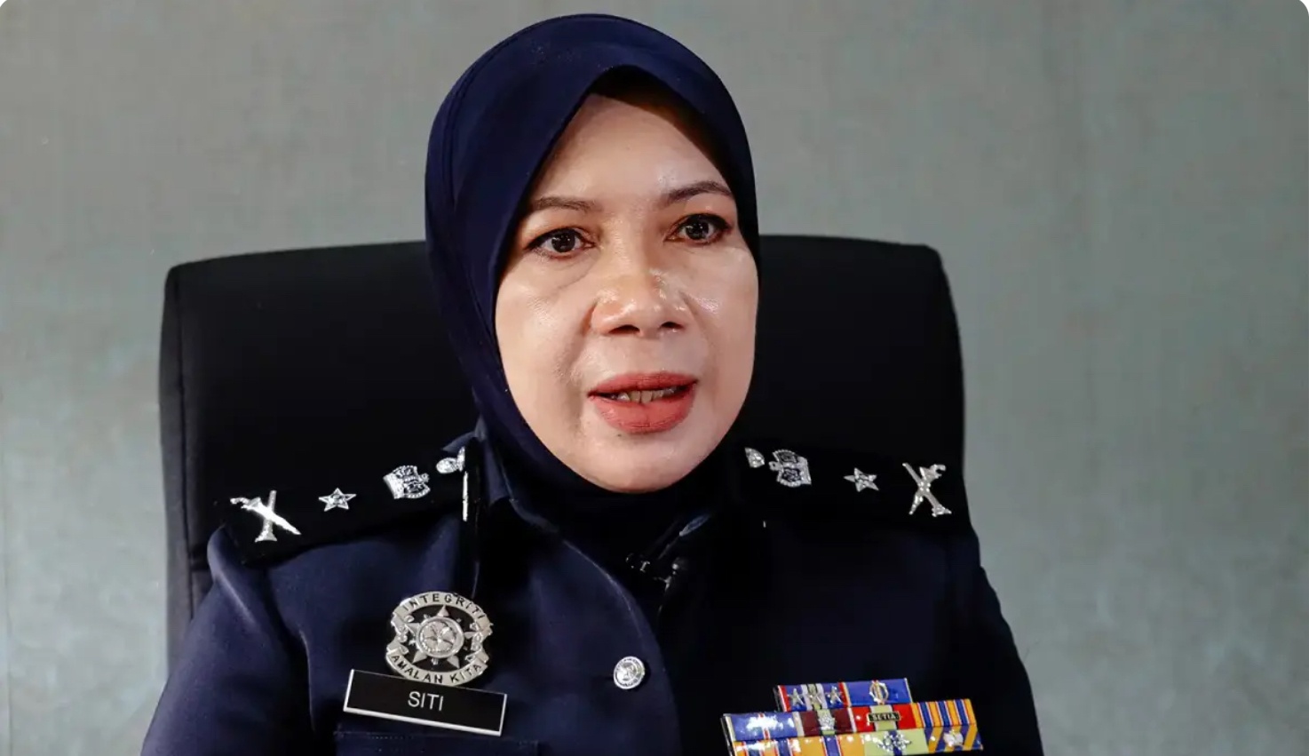 மாணவியைP பாலியல் பலாத்காரம் செய்ததாக 18 வயது இளைஞர் கைது