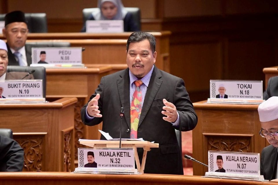 பள்ளி மாணவர்களுக்கும் ஆசிரியர்களுக்கும் தொற்றுப் பரவல்