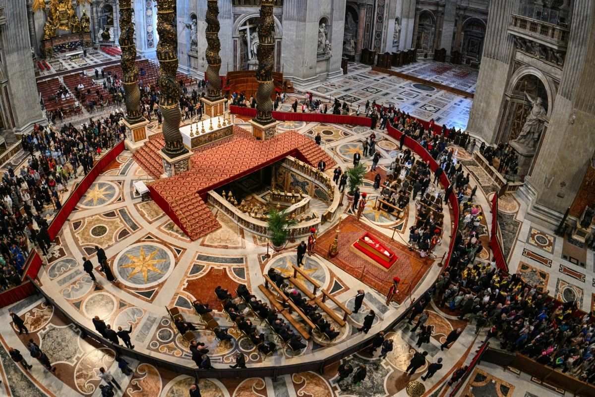 போப்பாண்டவரின் இறுதிச் சடங்கு: கடைசி நேர ஏற்பாடுகள் முழு வீச்சில் நடைபெறுகின்றன