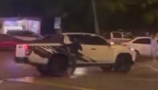 அந்த வாகனமோட்டியைப் போலீஸ் தேடுகிறது