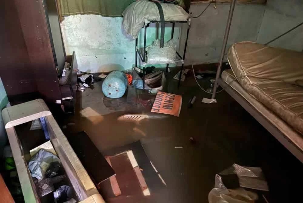 கைப்பேசிக்கு மின்னூட்டும் போது மின்சாரம் தாக்கியிருக்கலாம்