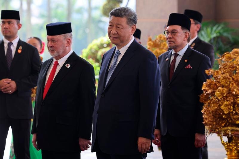 சுல்தான் இப்ராஹிம்,  அன்வார் தலைமைத்துவத்தில் மலேசியா சாதனைப் படைக்கும் -  சீன அதிபர் நம்பிக்கை