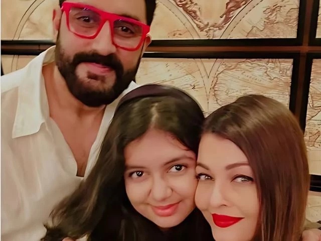 விவாகரத்து சர்ச்சைகளுக்கு இடையில் நடிகை ஐஸ்வர்யா ராய் வெளியிட்ட புகைப்படம்