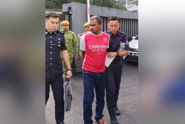 பாராங் முனையில் மாதுவிடம் கொள்ளை