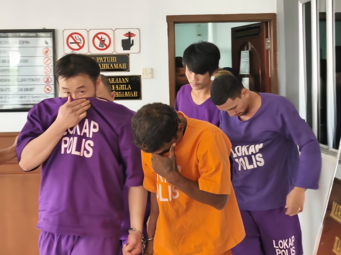 போதைப் பொருள் கடத்தியதாக பொருள் பட்டுவாடா பணியாளர் மீது குற்றச்சாட்டு