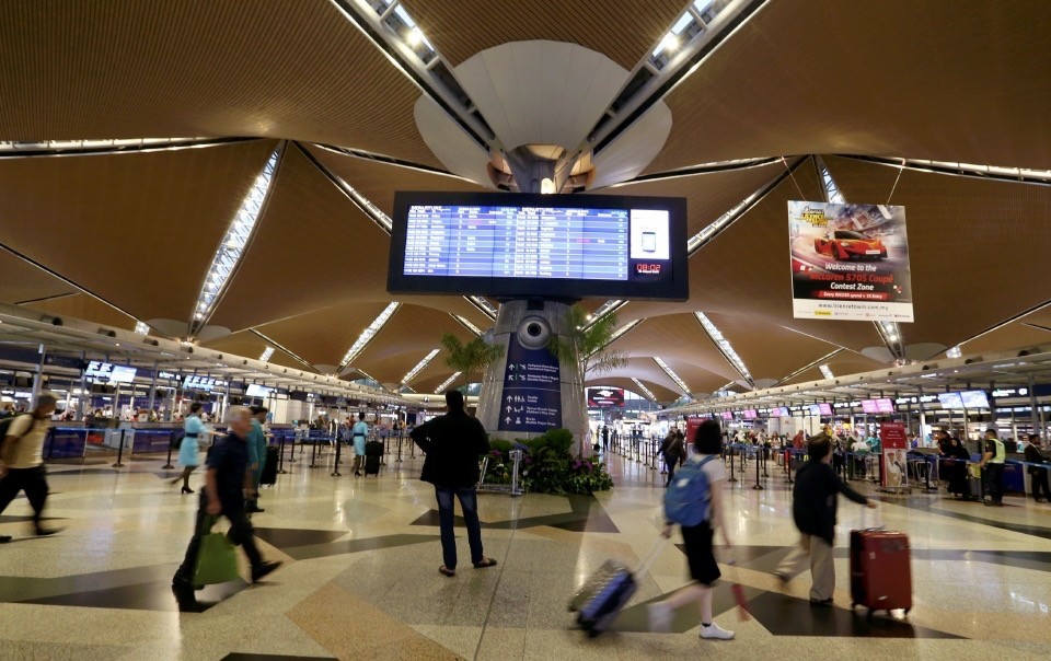 அபாயகர பொருட்கள் கொண்டு வரப்பட்டன, 24 பேரிடம் விசாரணை