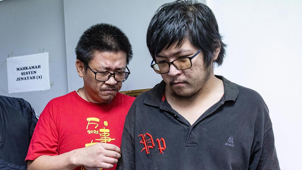 பெட்ரோல் வெடிகுண்டை எரிந்ததாக இருவர் மீது குற்றச்சாட்டு