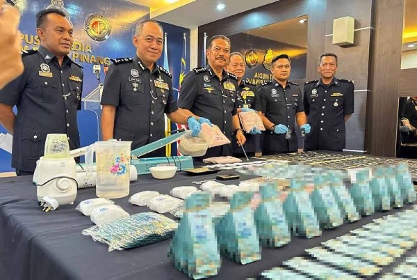 பொருள் பட்டுவாடா நிறுவனங்களைப் பயன்படுத்தி போதைப் பொருள் கடத்தல்