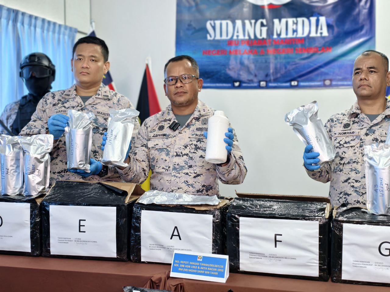 திரவப் போதைப் பொருள் கடத்தப்படுவது முறியடிக்கப்பட்டது